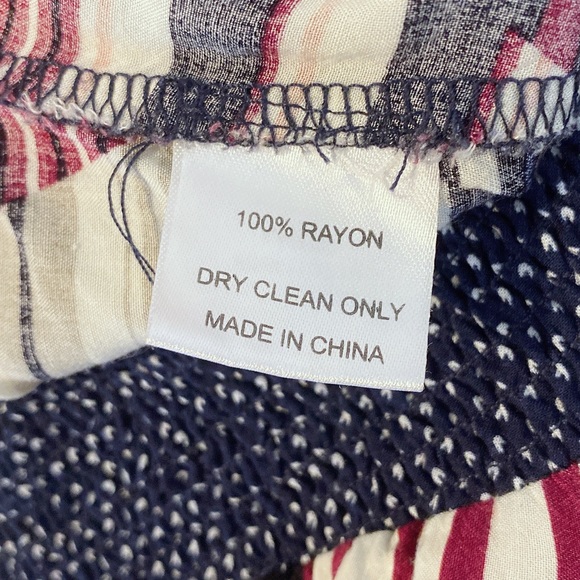 Hazel Blue and White Abstract Poncho - Picture 7 of 8